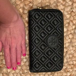 Tory Burch quilted black wallet